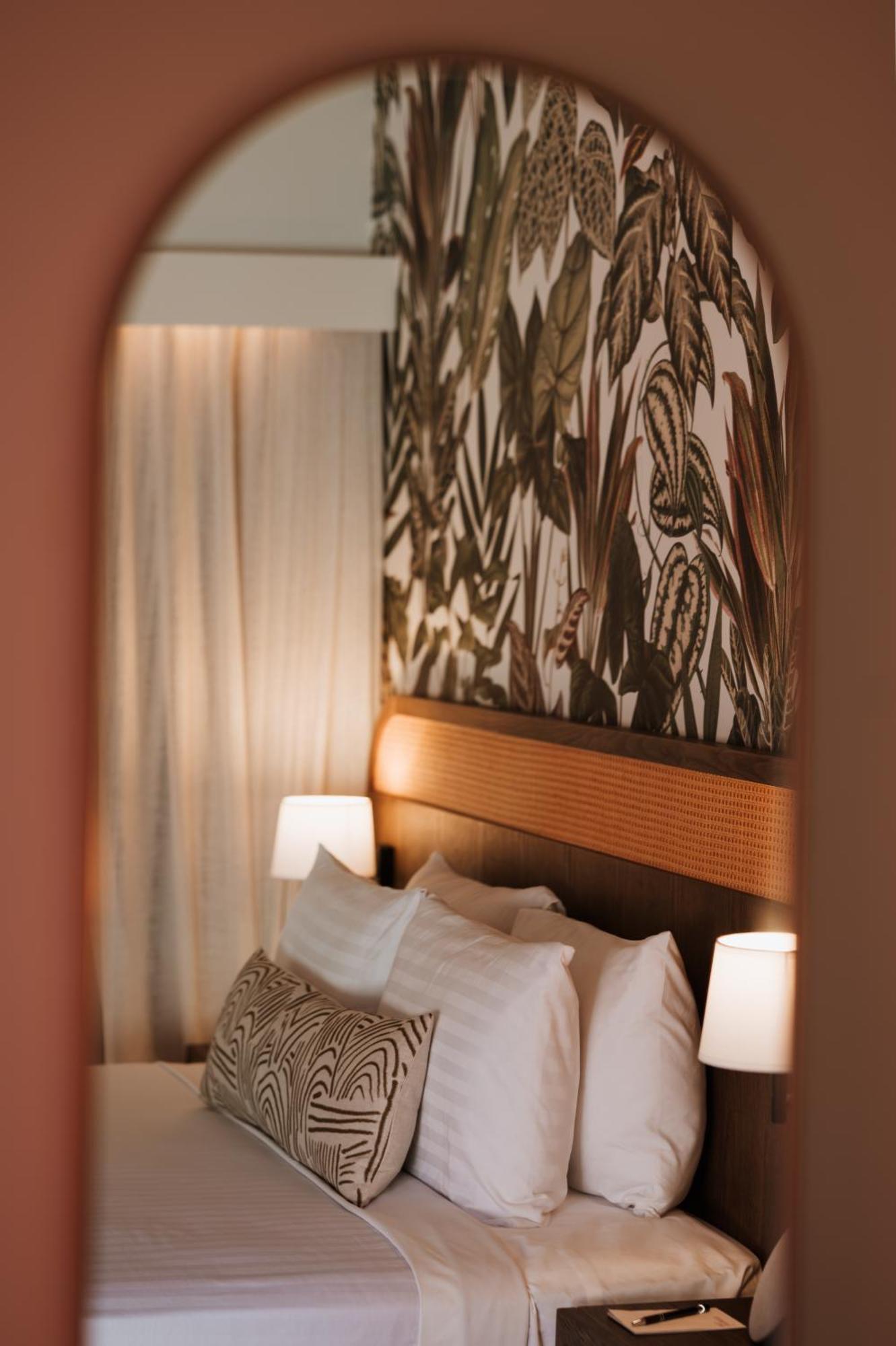 The Continental Hotel ブルーム エクステリア 写真